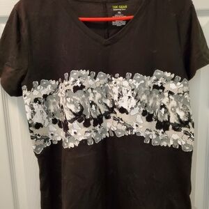 Black v-neck with design